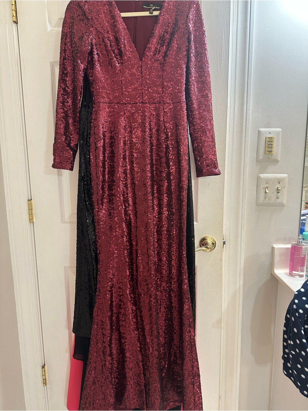 Long Burgundy Sequin V-Neck Evening Dress